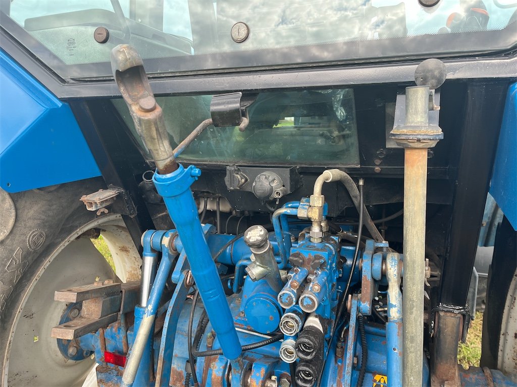 big_237056_3242874 ford 5640 4wd sle + chargeur – 65,5 kw (55 ch) – 6 553 h – 1992