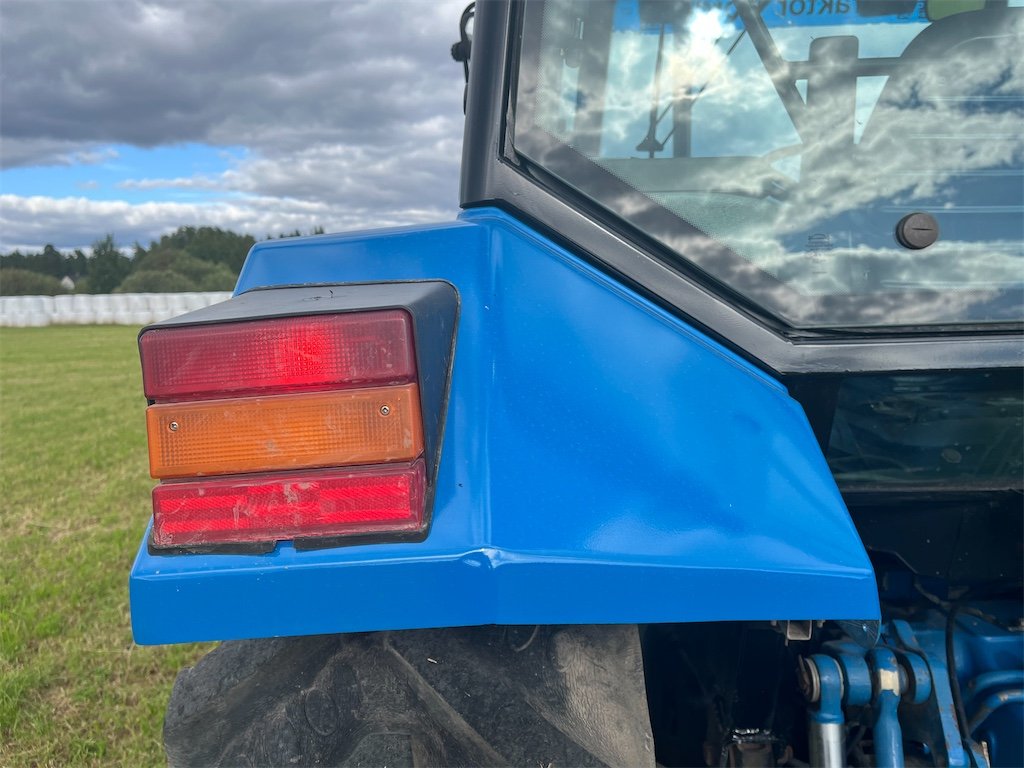 big_237056_3242888 ford 5640 4wd sle + chargeur – 65,5 kw (55 ch) – 6 553 h – 1992