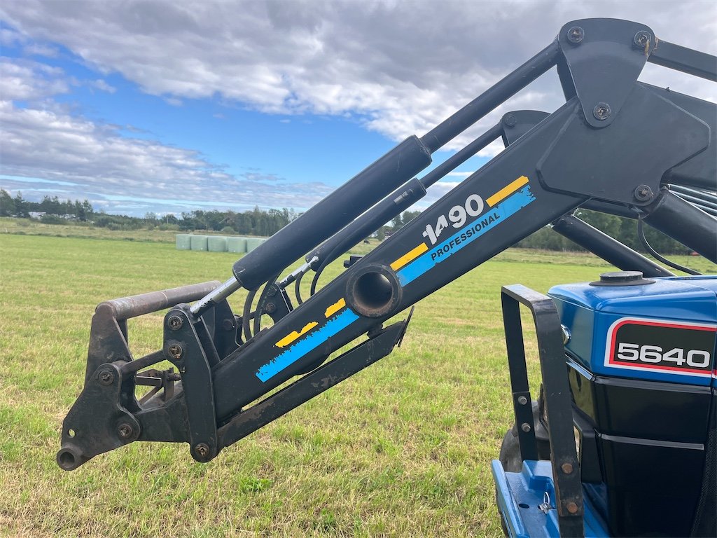 big_237056_3242897 ford 5640 4wd sle + chargeur – 65,5 kw (55 ch) – 6 553 h – 1992