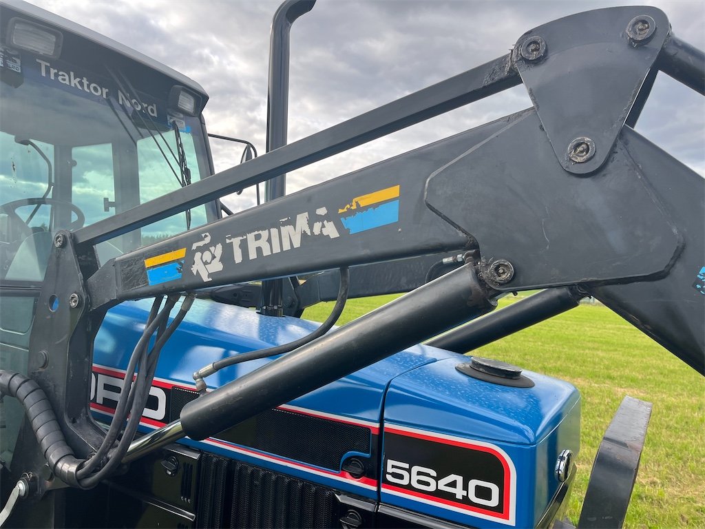 big_237056_3242898 ford 5640 4wd sle + chargeur – 65,5 kw (55 ch) – 6 553 h – 1992