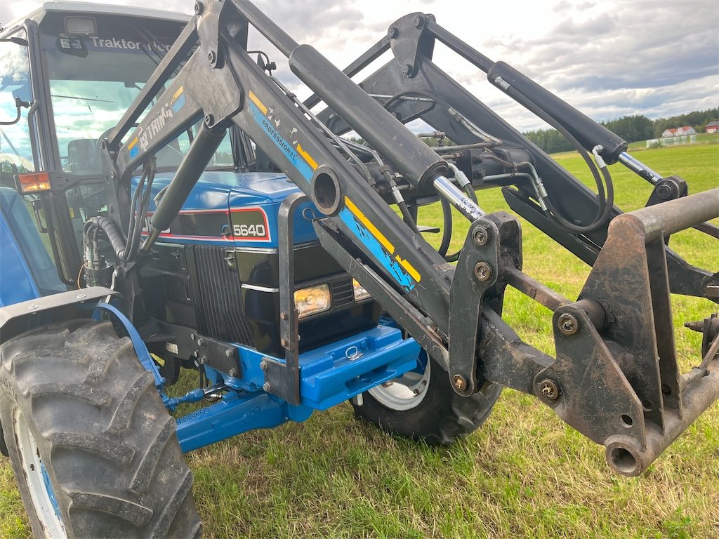 big_237056_3242904 ford 5640 4wd sle + chargeur – 65,5 kw (55 ch) – 6 553 h – 1992