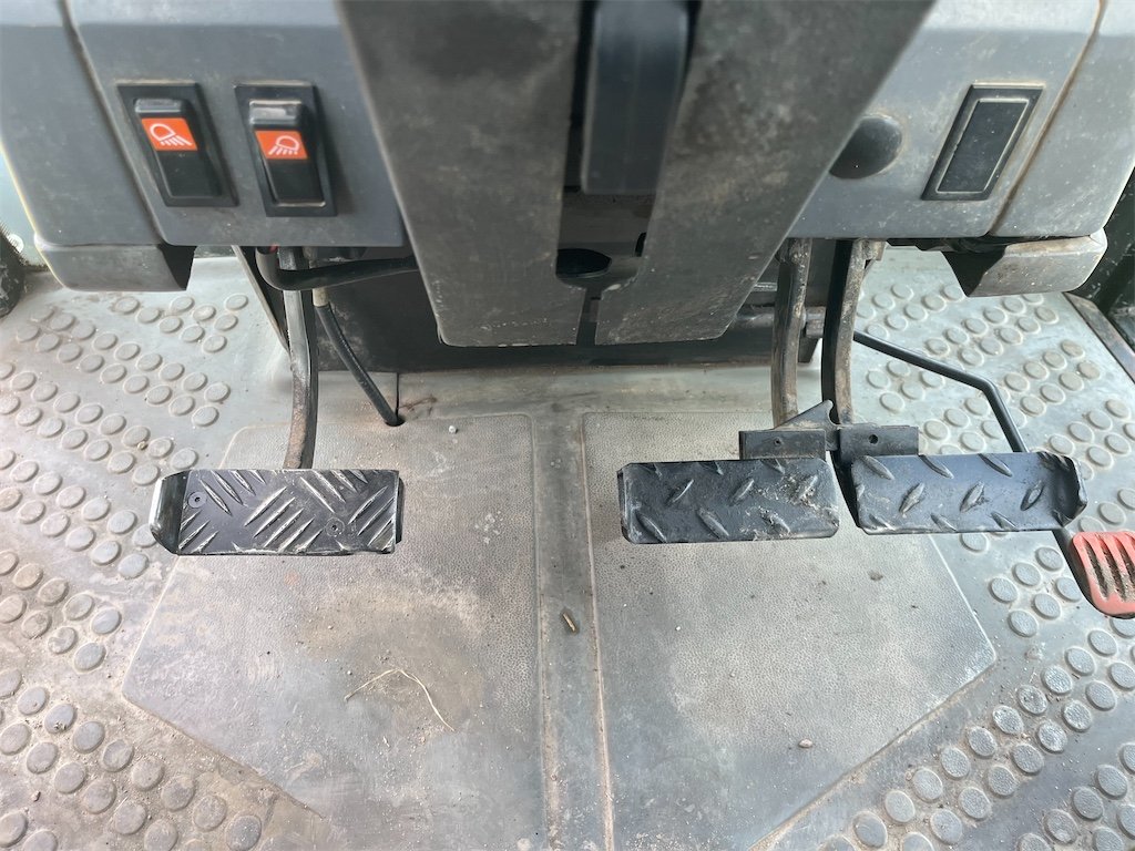 big_237056_3242919 ford 5640 4wd sle + chargeur – 65,5 kw (55 ch) – 6 553 h – 1992