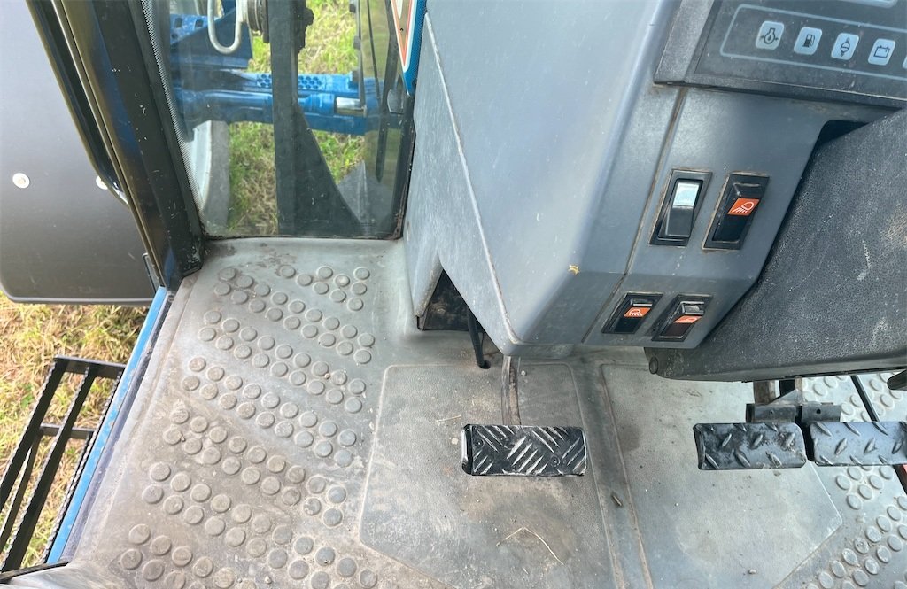 big_237056_3242923 ford 5640 4wd sle + chargeur – 65,5 kw (55 ch) – 6 553 h – 1992