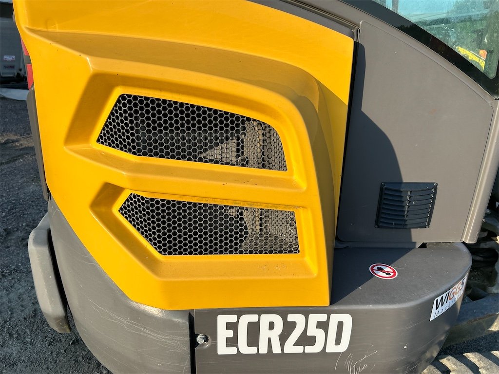 big_239177_3304890 volvo ecr25d 2t5 833 h 2020