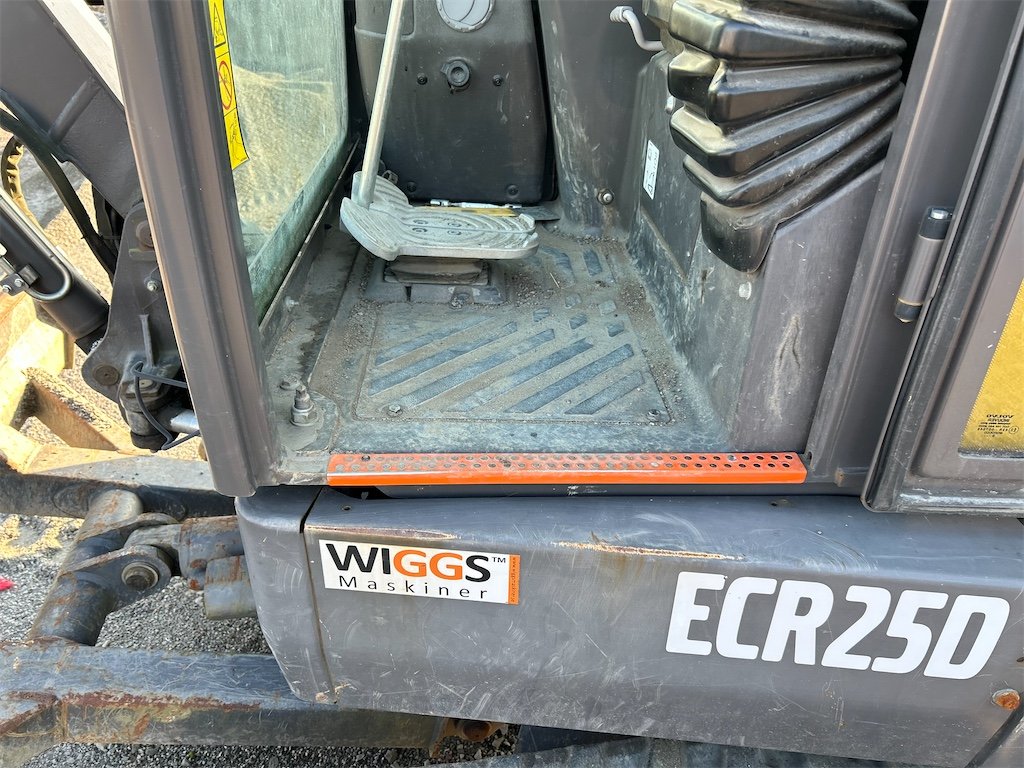 big_239177_3304935 volvo ecr25d 2t5 833 h 2020