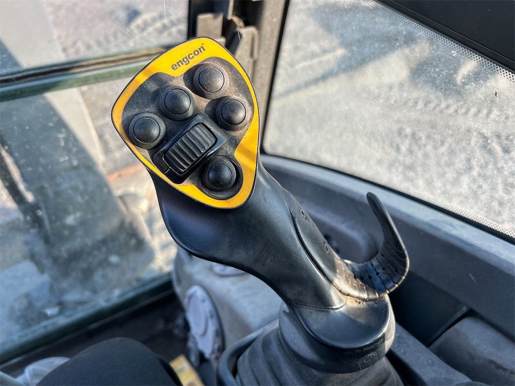 big_239177_3304936 volvo ecr25d 2t5 833 h 2020