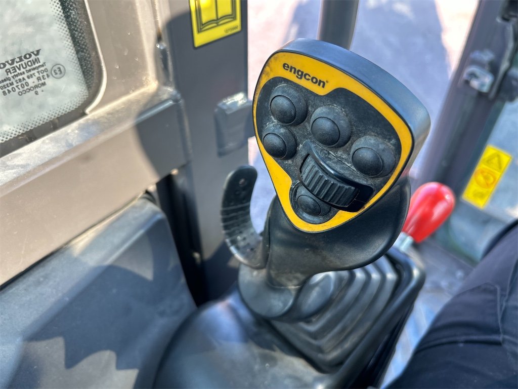 big_239177_3304945 volvo ecr25d 2t5 833 h 2020