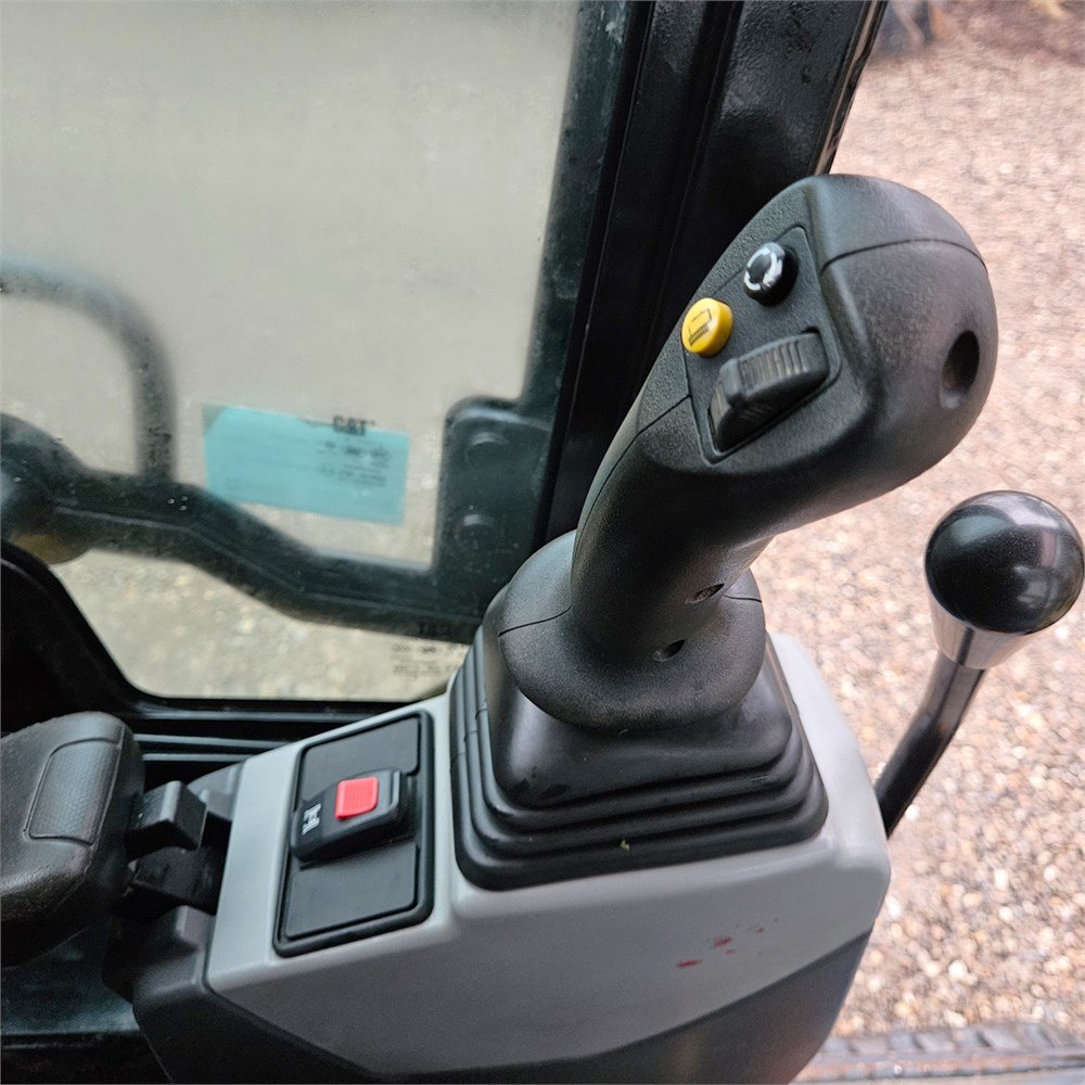 c54d3982-b408-4ffc-b29e-0f986f8eea65_largesize caterpillar 301.6 – 2t – 2 895 h – 2019