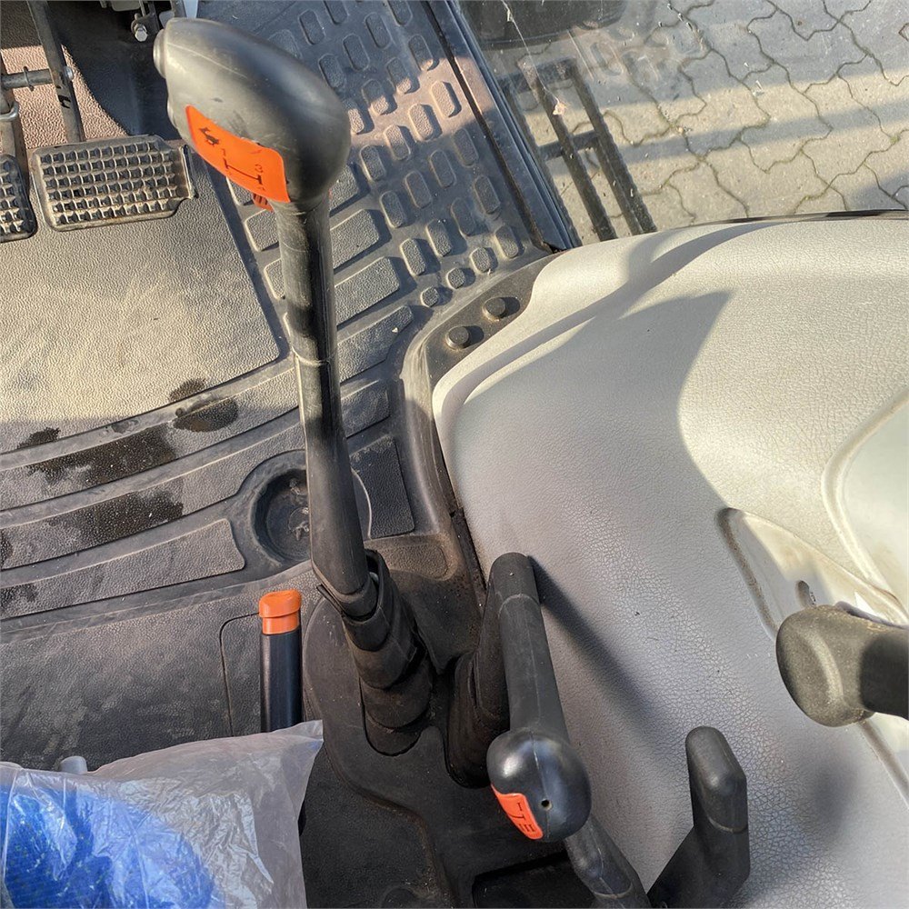 c89dff70-25d9-4013-8e6f-9d59eab8c58b_largesize new holland t 5070 – 115 ch – 2010 – 273 h