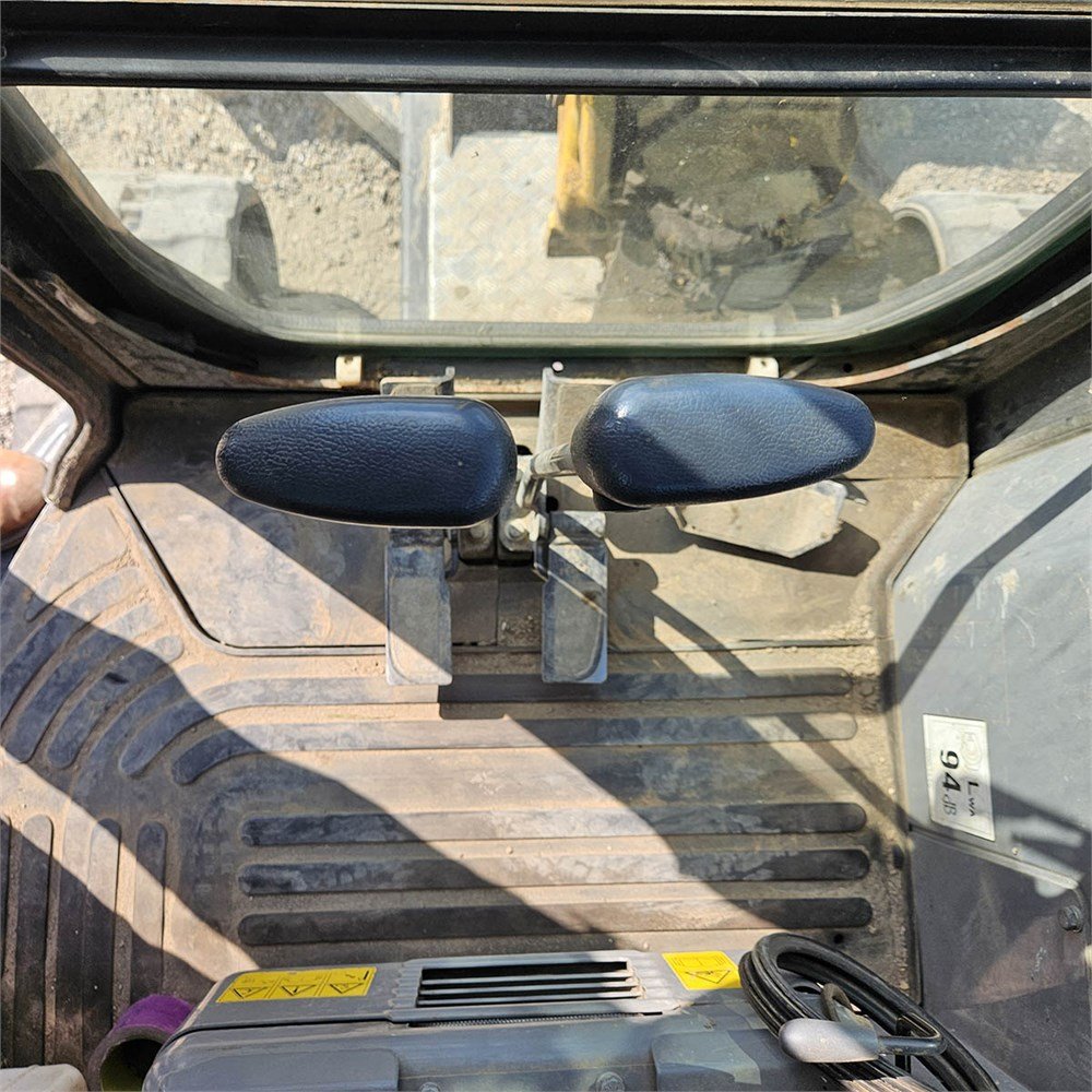 c950d8eb-2edf-4fc4-8e08-6646c93df388_largesize new holland e39 b 4t 2 786 h 2015