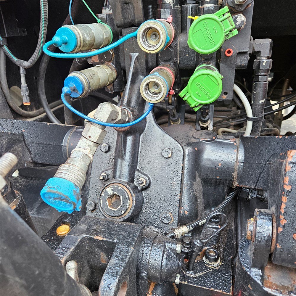 cdaa6c08-d71e-43ce-8882-d31fc311bd88_largesize massey ferguson 5465 – 109 ch – 5 715 h – 2005