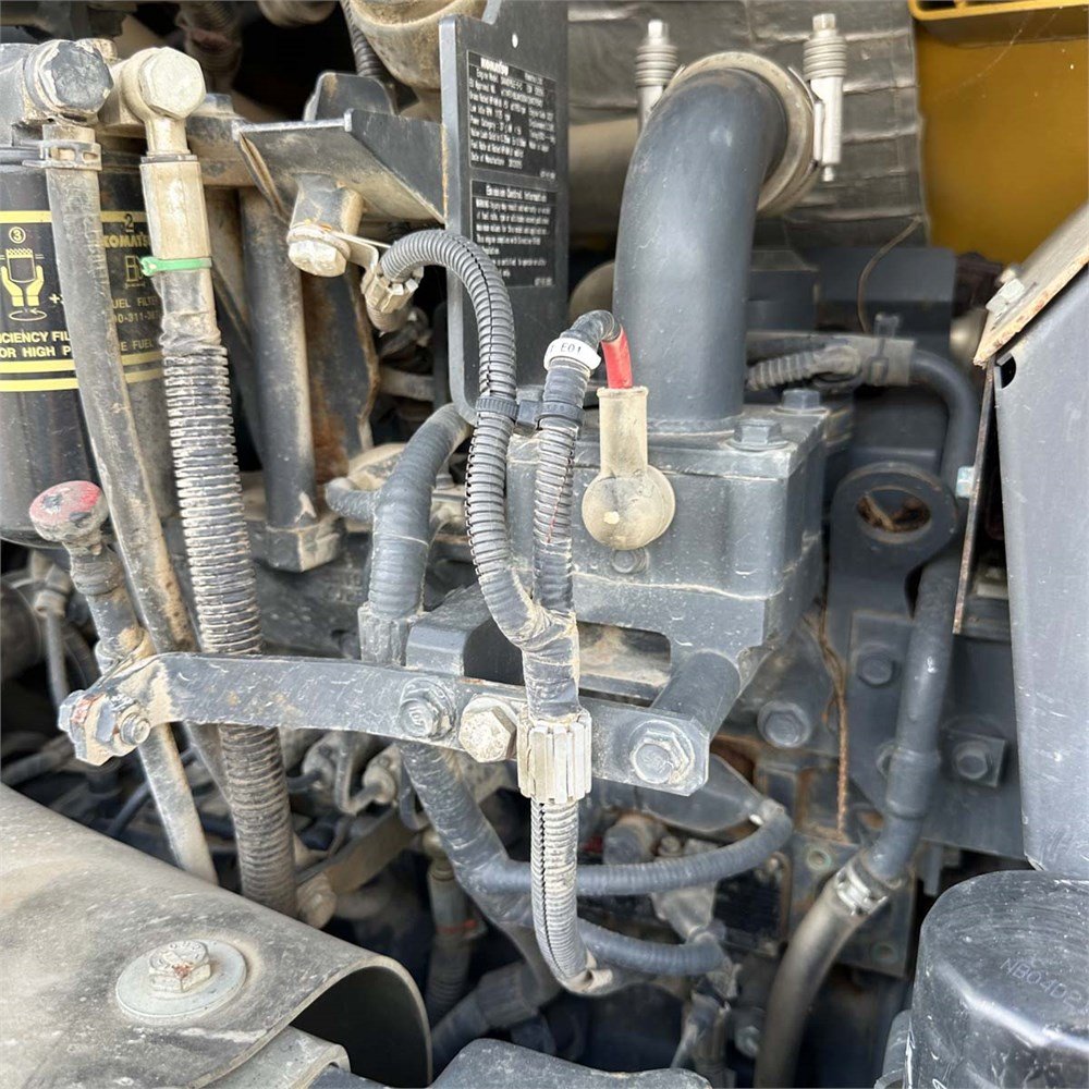 ce787ac3-271d-4901-8cbc-cb8360055cbf_largesize komatsu pc88mr 8 8t8 5 250 h 2014