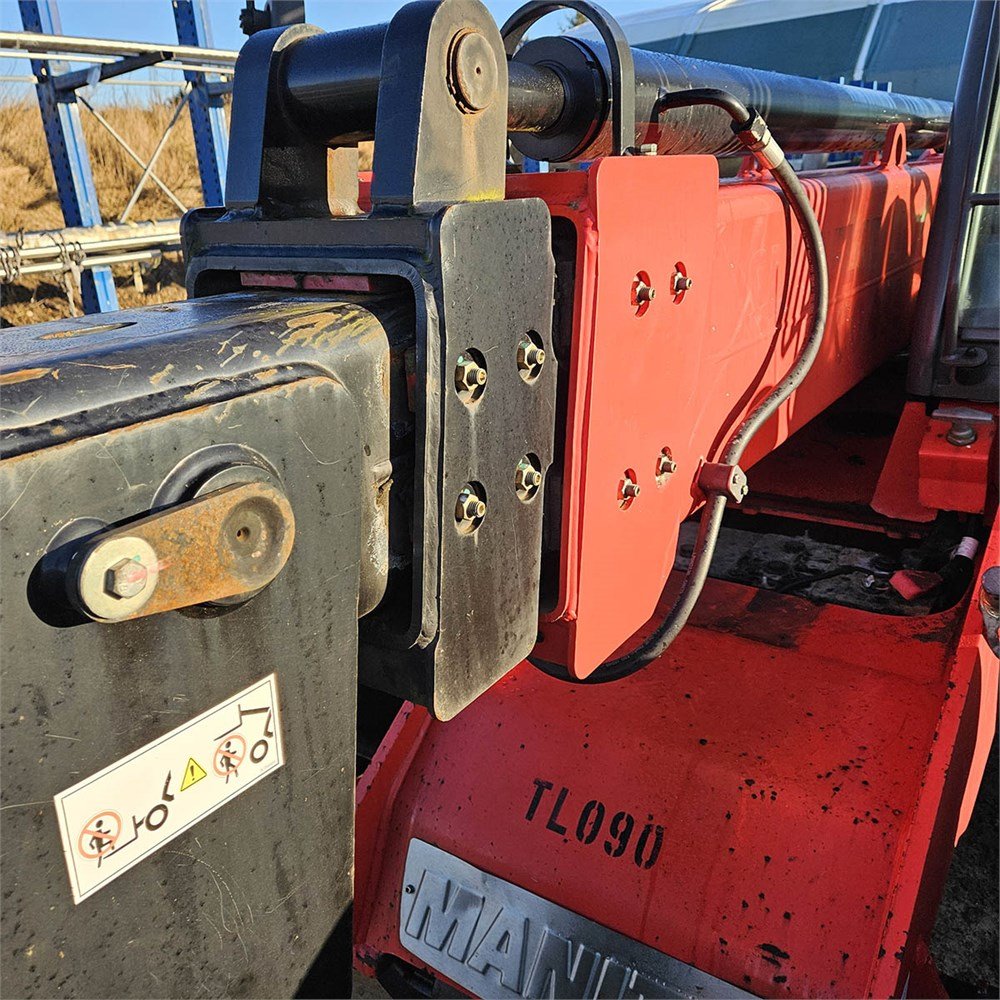 d086065f-41a3-429a-b89f-5a4b6dbf0d85_largesize manitou mt932 easy 75d – 9 m – 1 555 h – 2017