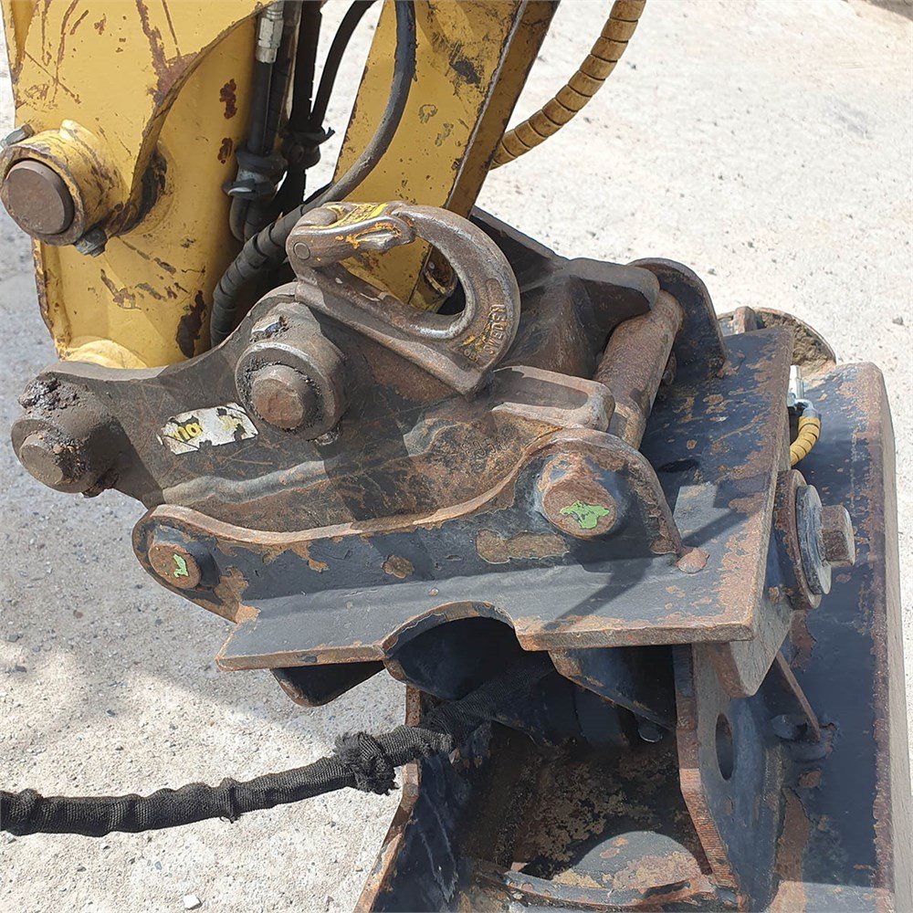 d0b6e63c-3d34-4bf7-8461-bea8b6fd542a_largesize caterpillar 303.5 e cr 3t5 4 650 h 2012