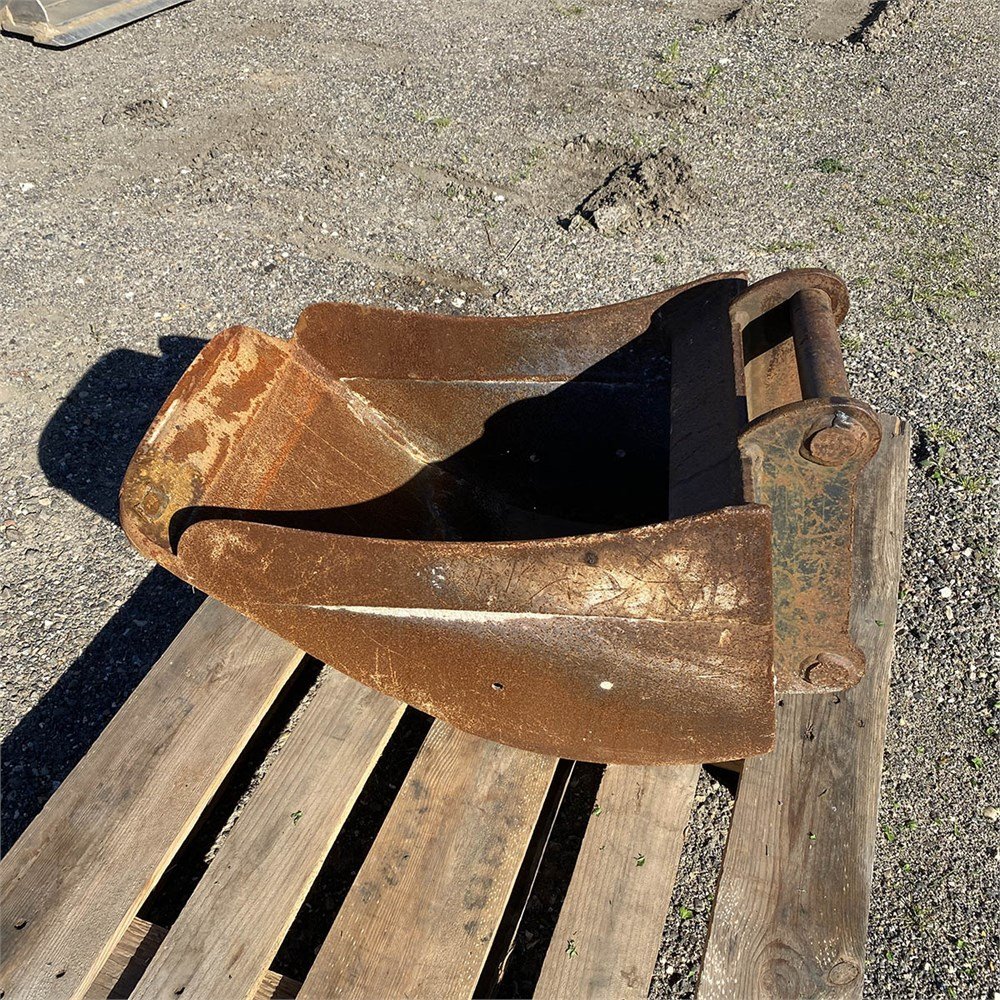 d1b0bb7c-1234-4478-a100-452e563e3869_largesize caterpillar 302.2d – 2t2 – 5 415 h – 2013