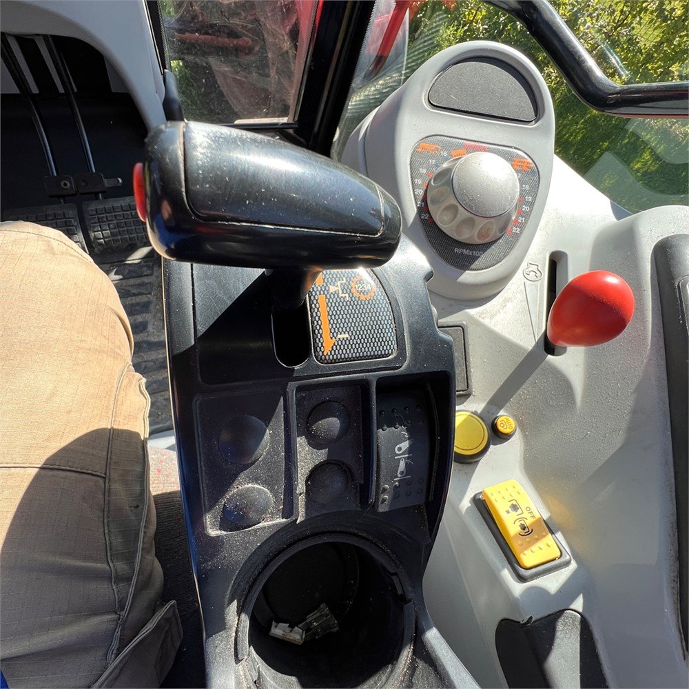 d2fd22d8-21ce-4867-982b-f6574c2d1729_largesize massey ferguson 6480 – 147 ch – 2008 – 7 700 h