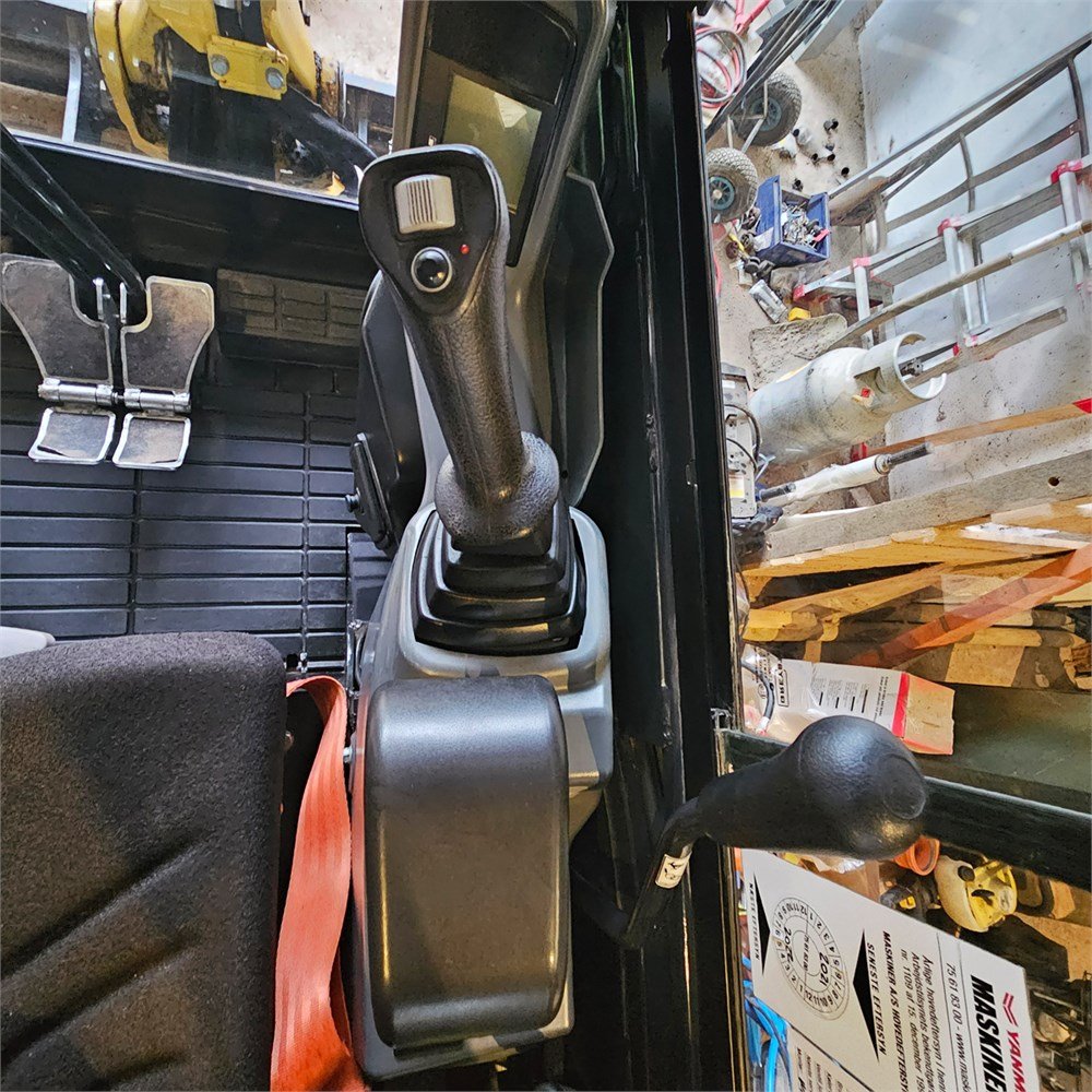 d59dce2f-9847-40bb-8a8c-328273705ee6_largesize yanmar sv22 – 2t2 – 1 699 h – 2020