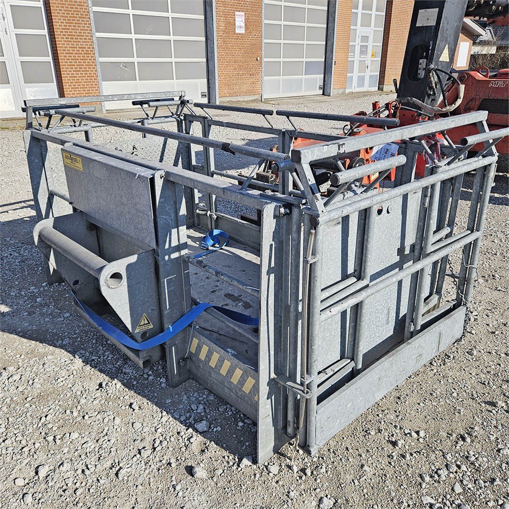 d5c5da84-c7e8-406a-97e8-4d0b6d4d558c_largesize manitou mrt 2150 turbo privilege 21 m 9 410 h 2010