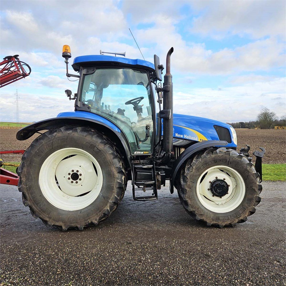 d8c2508d-3d6d-4e55-a85a-04886372d595_largesize new holland t6020 – 112 ch – 2010 – 2612 h
