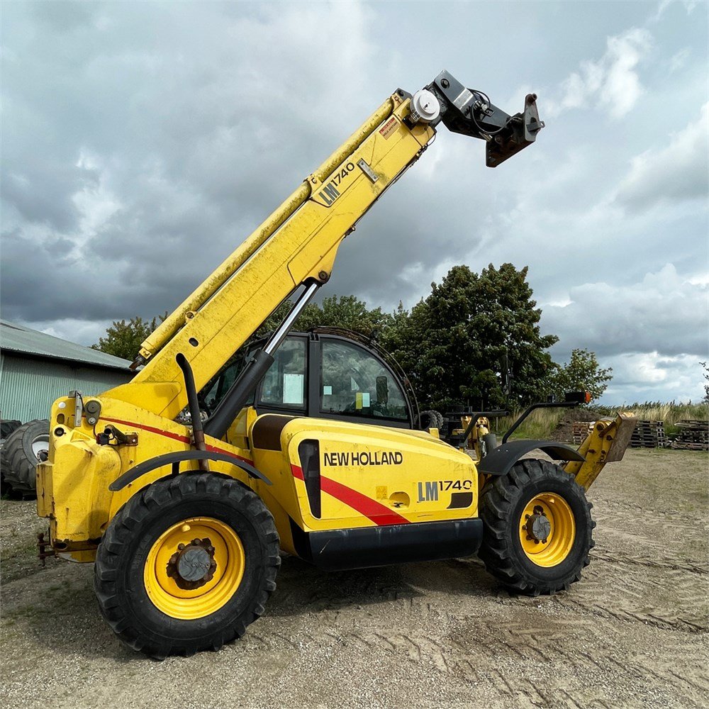 da85f812-70d1-4ac2-bdf7-af40b9a93e53_largesize new holland lm 1740 – 17 m – 5 200 h – 2003