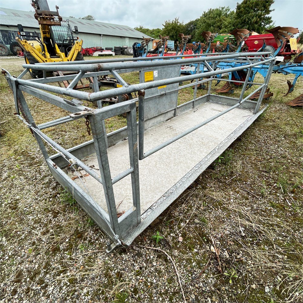 dd713777-4e4a-4fb5-98fc-f244026b1f8e_largesize new holland lm 1740 – 17 m – 5 200 h – 2003