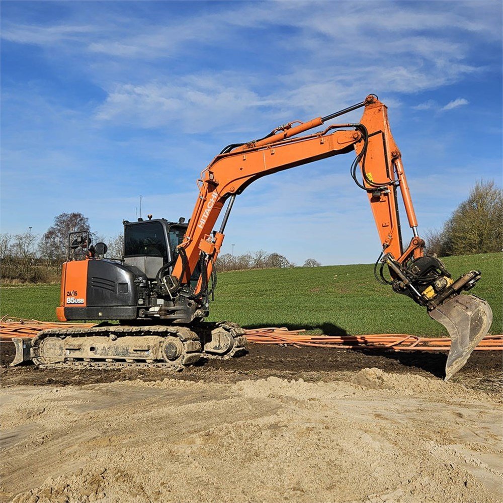 dde03513-41da-4199-936e-12308d48481d_largesize hitachi zx85usb 6 8t6 3 141 h 2020