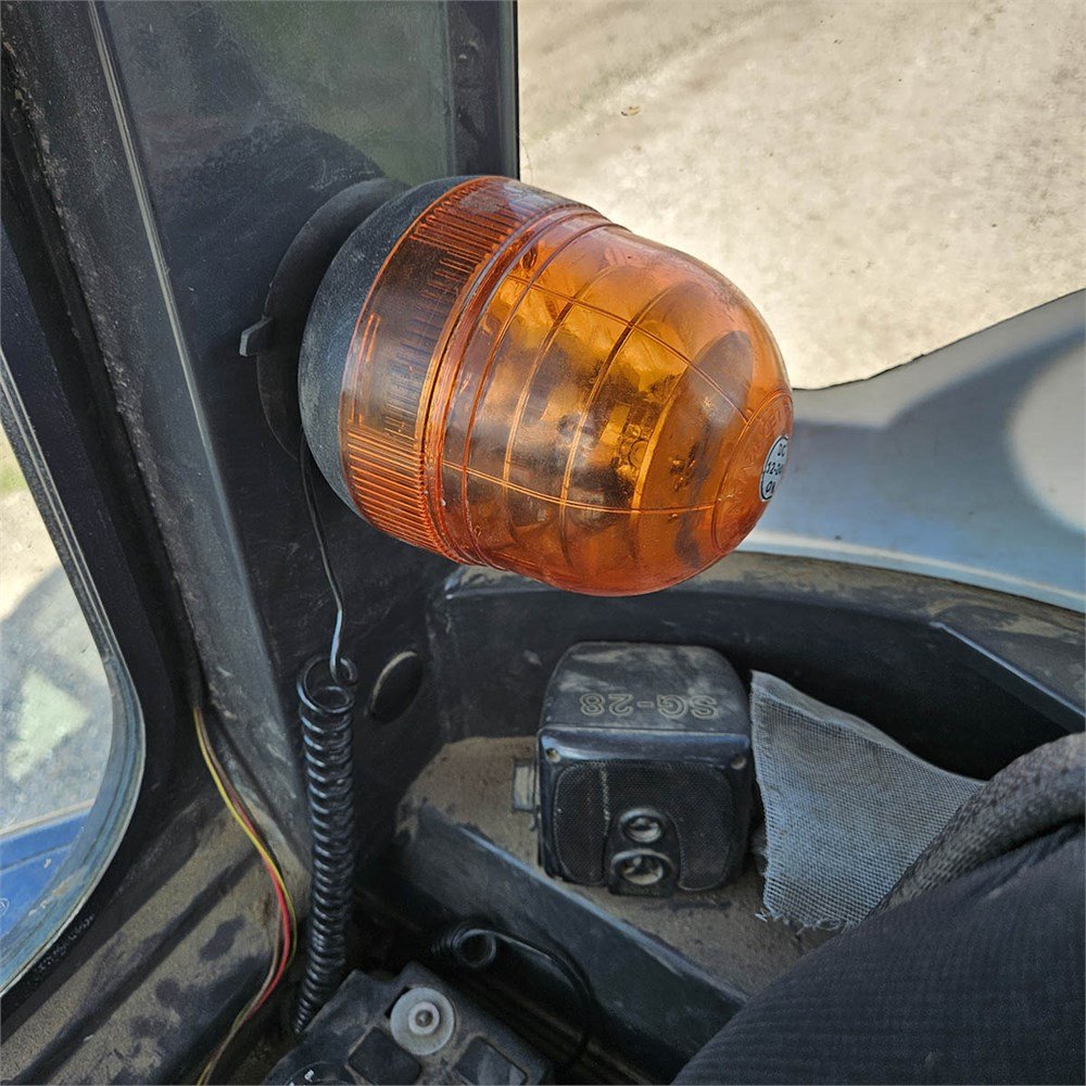 de79aa55-17c2-46c5-a89b-068b94e0673a_largesize new holland e39 b 4t 2 786 h 2015