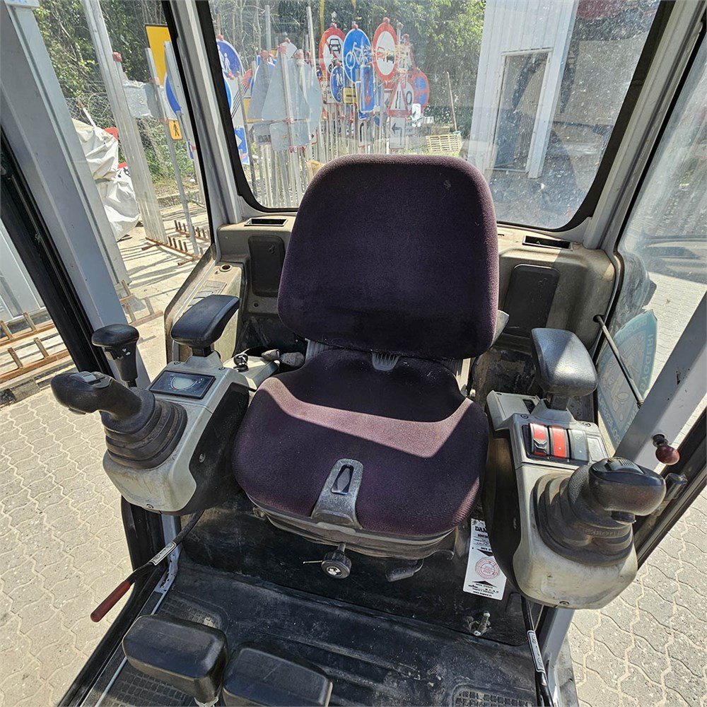 e0cb7332-4e6c-4ecf-bcb0-fb5a36bec51d_largesize wacker neuson et18 2t 2 583 h 2016