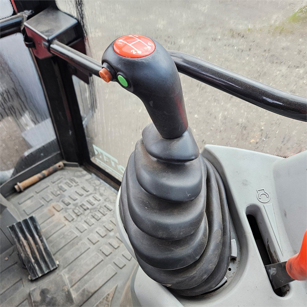 e0f8be50-a42a-41b1-a02e-eec4077d8fec_largesize massey ferguson 5465 – 109 ch – 5 715 h – 2005