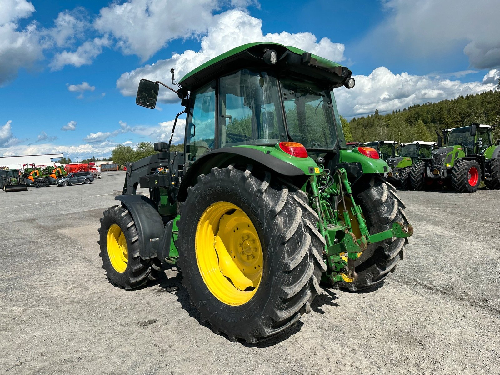 e31c788a-507f-4d8f-a674-0fb18a6366e5 john deere 5090r – 98 ch – 3 985 h – 2009