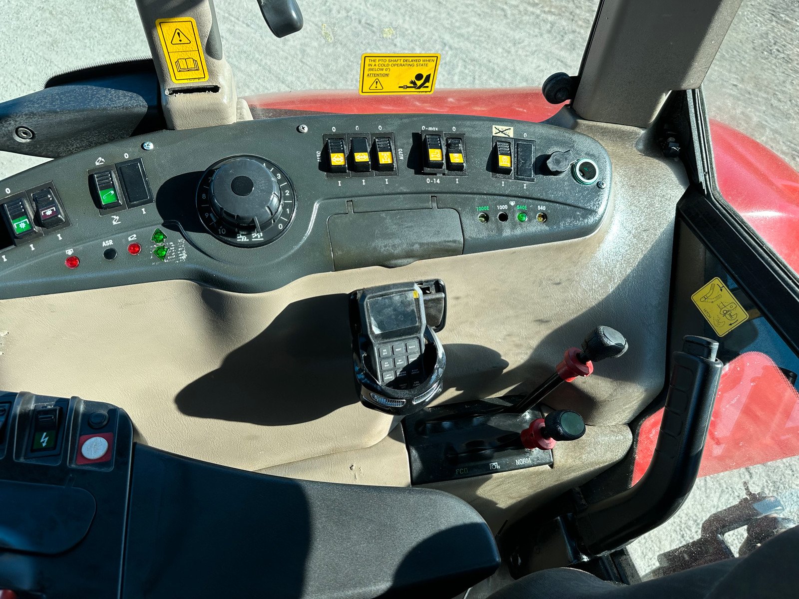 e3fa5eec-ea9a-4749-ab0e-1424ae27cbbd case ih cvx 130 – 130ch – 5 600 h – 2001