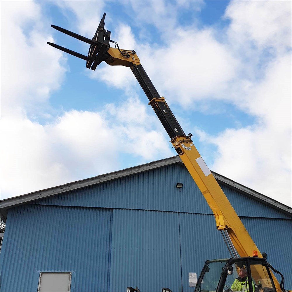 e54fb4bc-8d3c-4695-9cba-ce31df0a26e6_largesize komatsu wh 716 – 16 m – 2 250 h – 2005