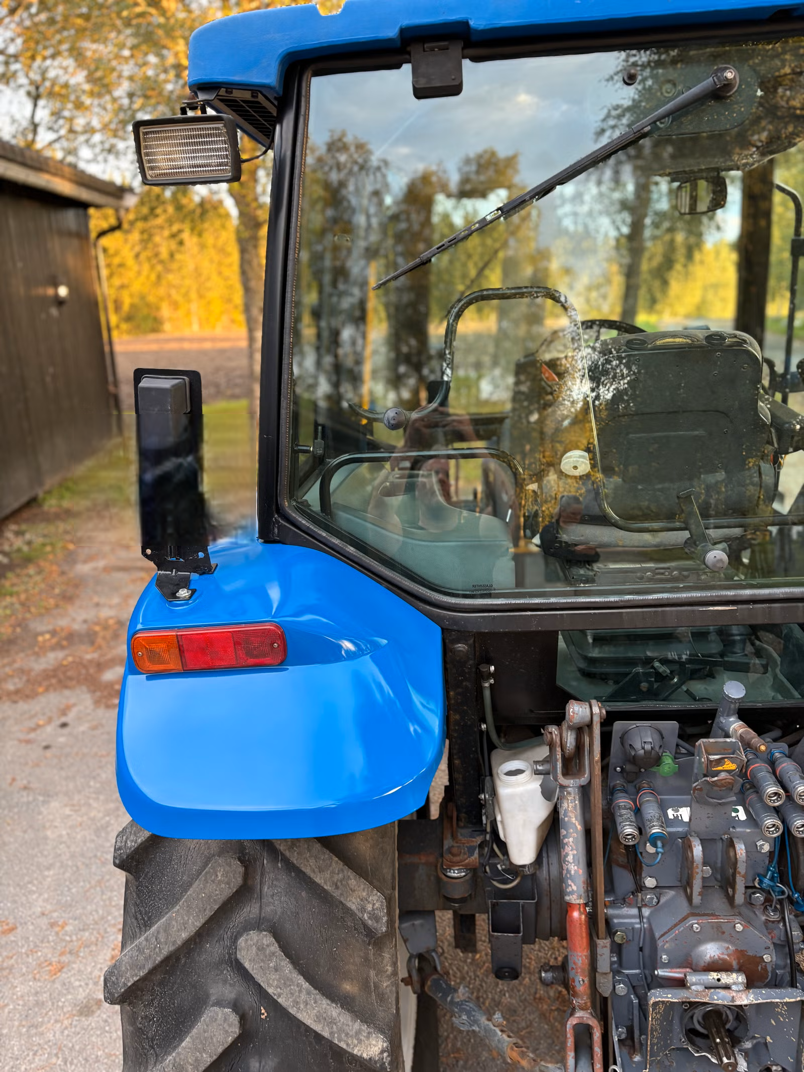 e5b0a4eb-aea1-48b6-8b1d-5d5d9c137199 new holland tl 90 – 95 ch – 3 600 h – 2001