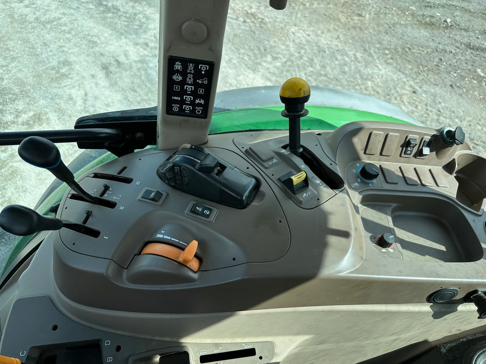 e885ed36-4e70-46b7-8931-18c1c5381802 john deere 5090r – 98 ch – 3 985 h – 2009