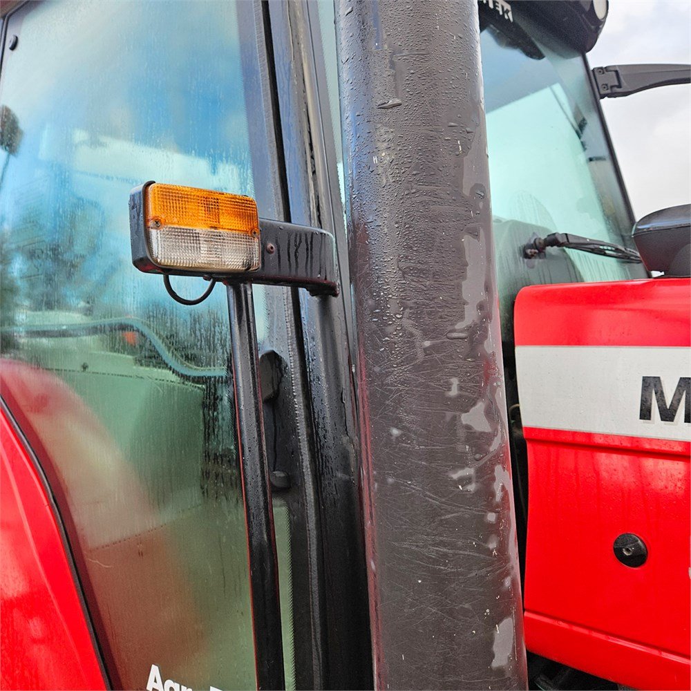 e9e67d57-f1de-43df-b13e-20978fee28a2_largesize massey ferguson 5465 – 109 ch – 5 715 h – 2005