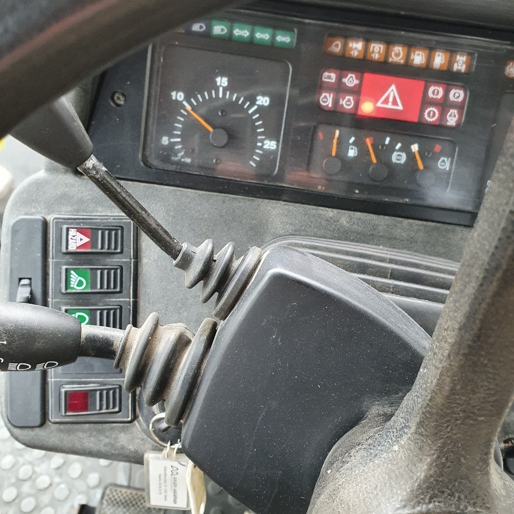 eacc7724-51c2-426d-b2e8-b4e3550463c5_largesize case ih cvx 170 – 170ch 2007 6 300 h