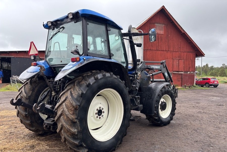 extrabilder58953978_large new holland tm120 122 ch 7 250 h 2003