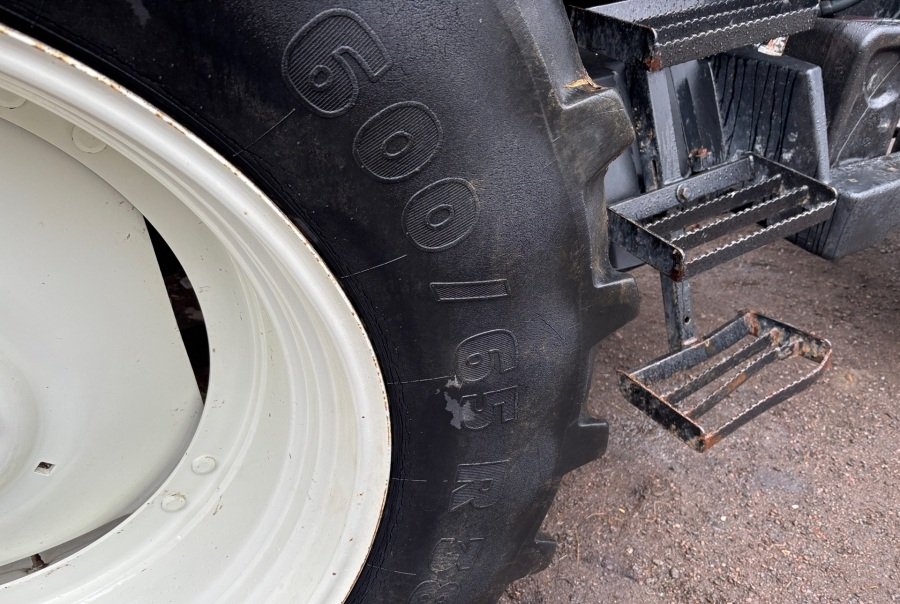 extrabilder58954088_large new holland tm120 122 ch 7 250 h 2003