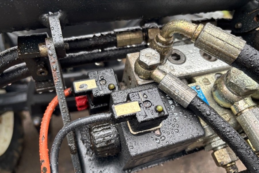 extrabilder58954427_large new holland tm120 122 ch 7 250 h 2003