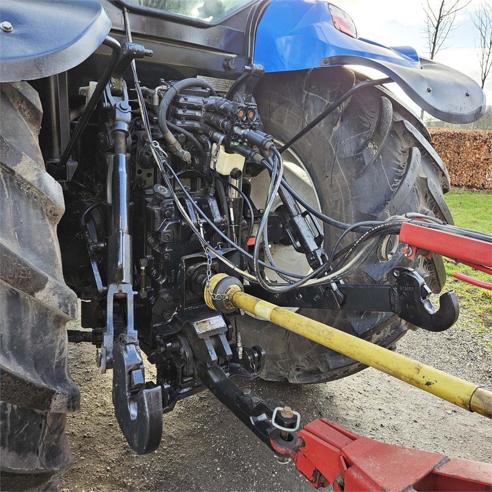 f081ff85-d558-4b49-8dc2-c022586d8ac8_largesize new holland t6020 – 112 ch – 2010 – 2612 h