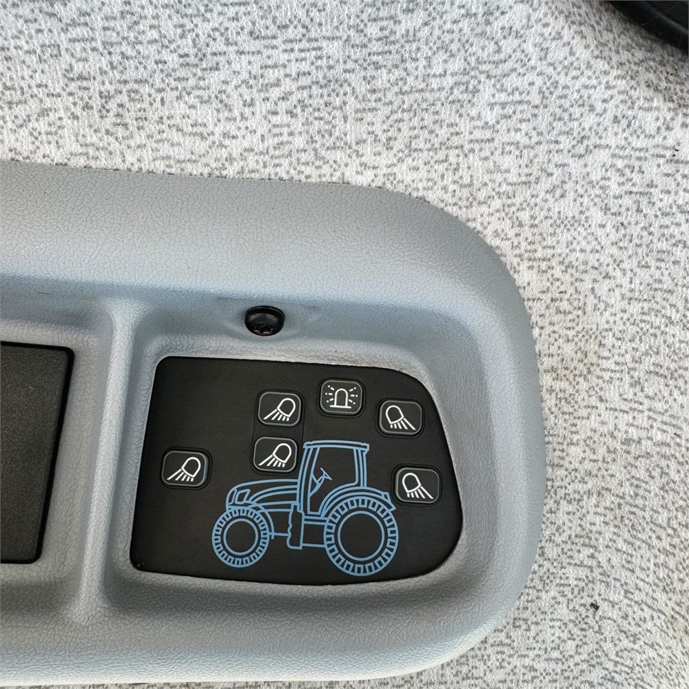 f18057d2-0701-4f90-b91a-10e4b7e40a8d_largesize new holland t 7.250 auto command – 200 ch – 2012 – 7 775 h