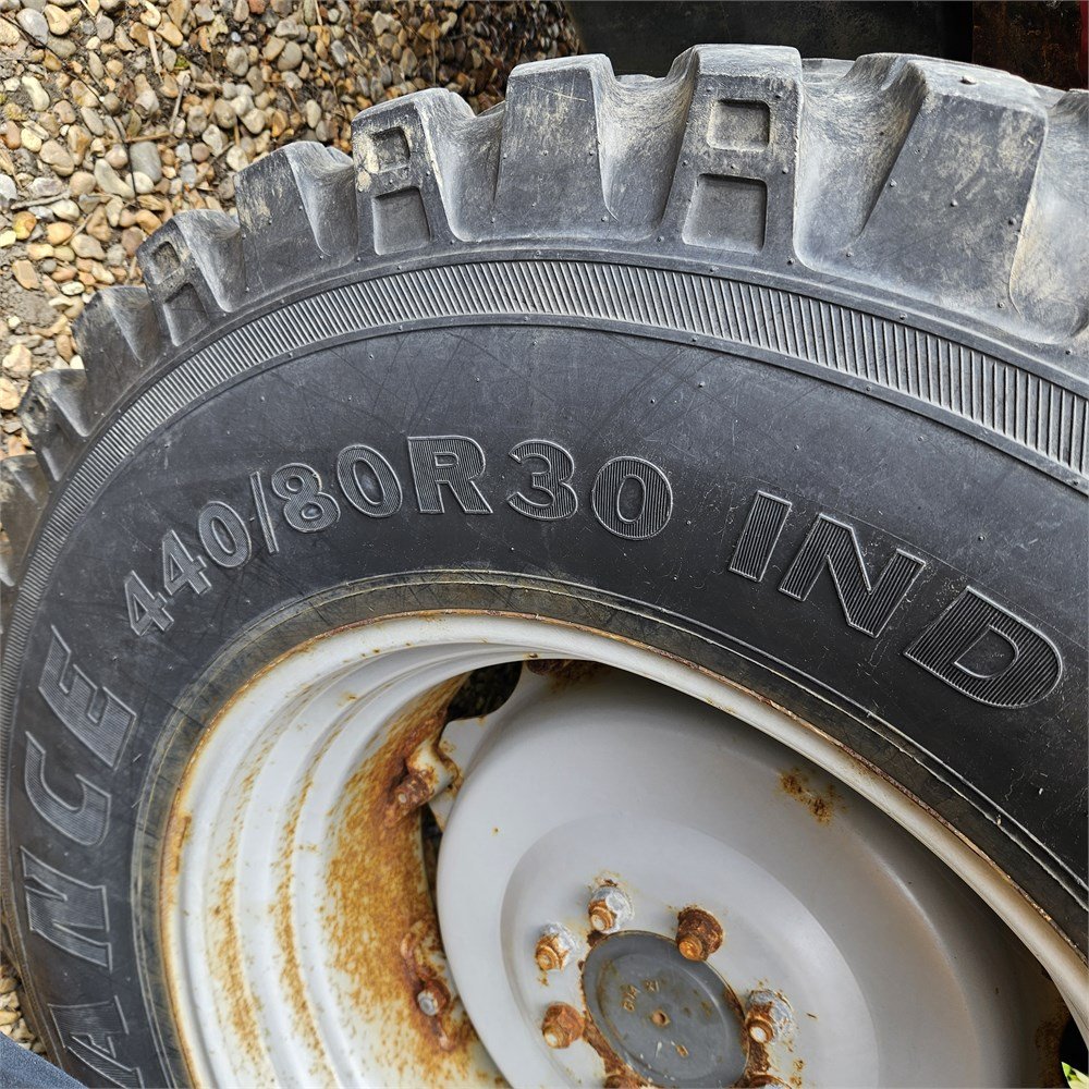 f21eb11d-94a0-4442-a507-f97429d2203e_largesize massey ferguson 3625 – 69 ch – 2013 – 3 448 h