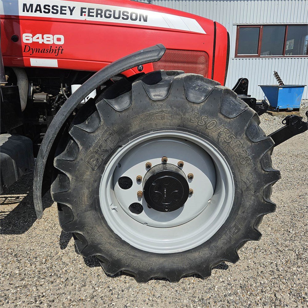 f332345d-024c-4ff7-8b16-ccf5496913de_largesize massey ferguson 6480 145 ch 8 574 h 2004