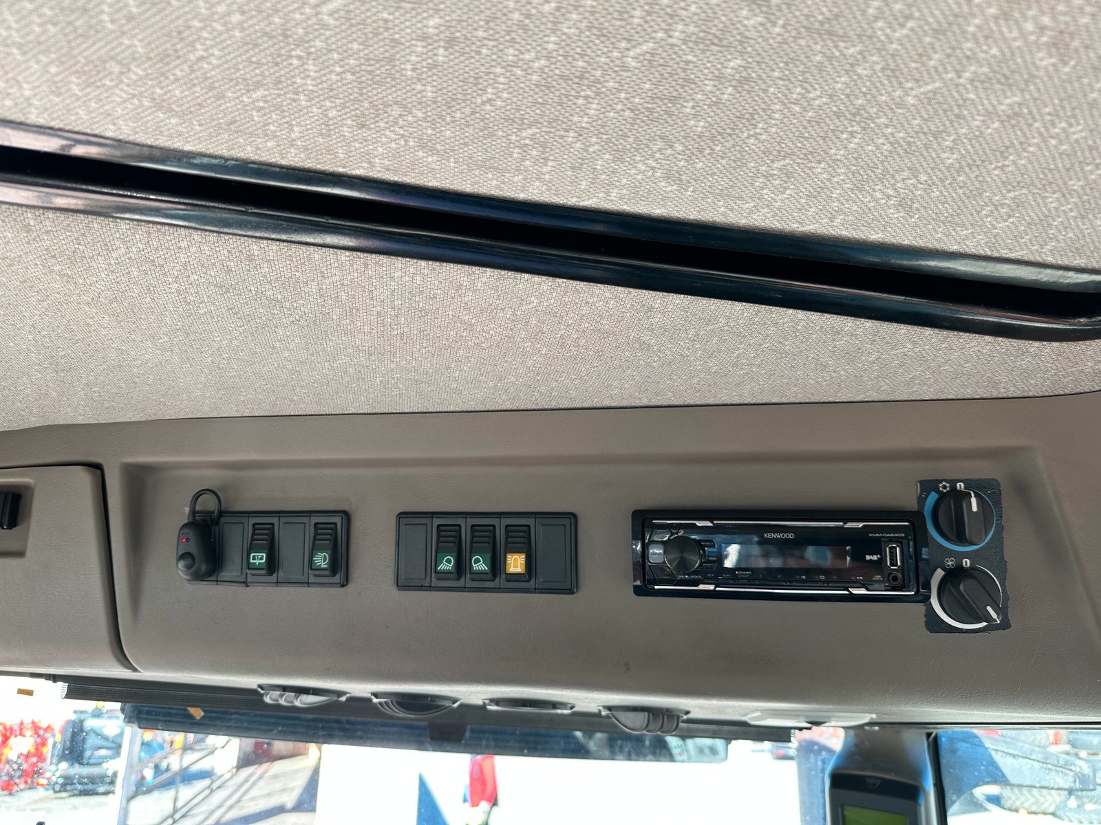 f3b75729-9dd4-4a72-bcba-08282cfdb837 case ih cvx 130 – 130ch – 5 600 h – 2001