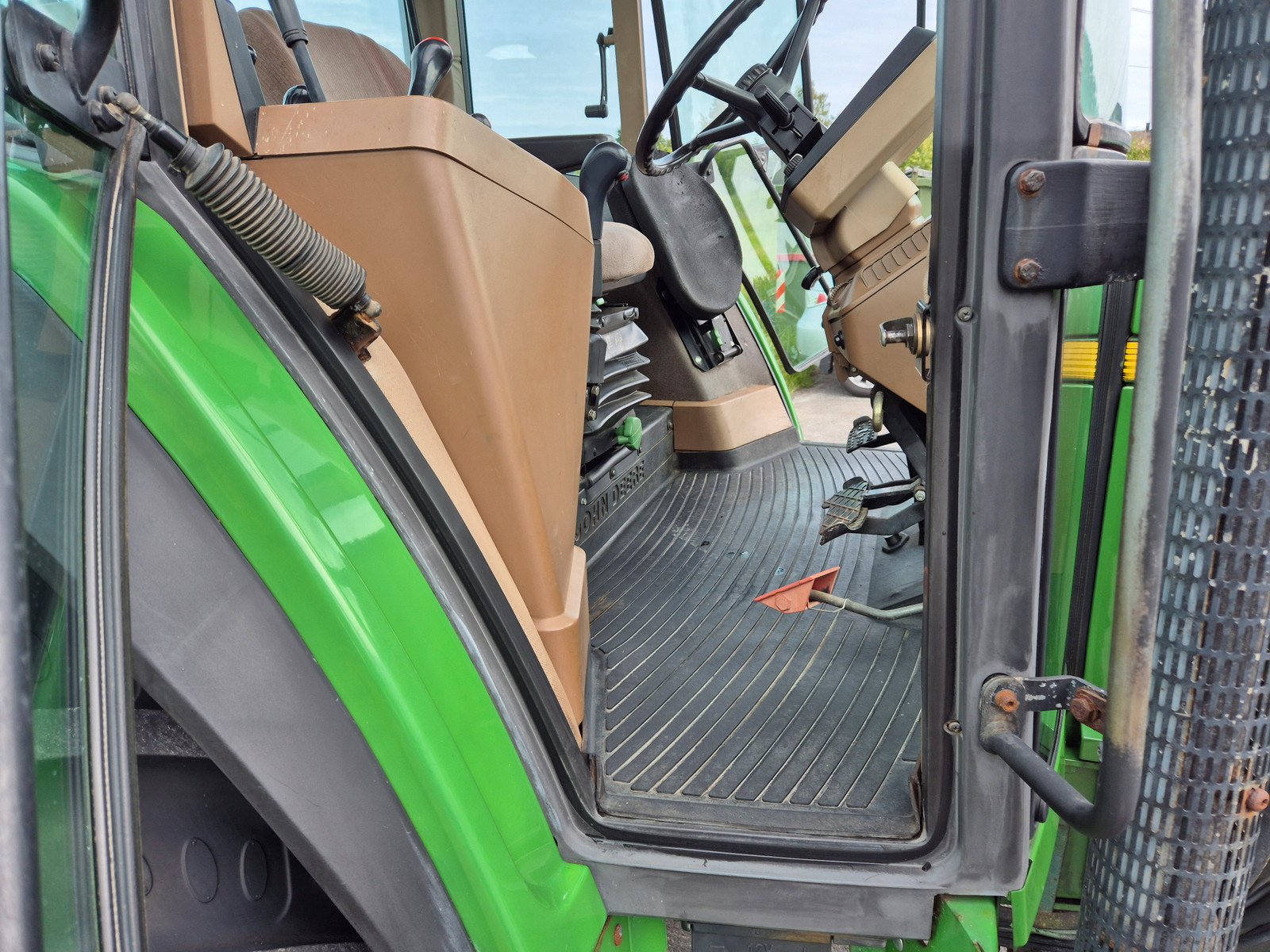 f4d4d088-1295-45f7-b877-1be0cf3c591a john deere 6200 – 85 ch – 7 024 h – 1993