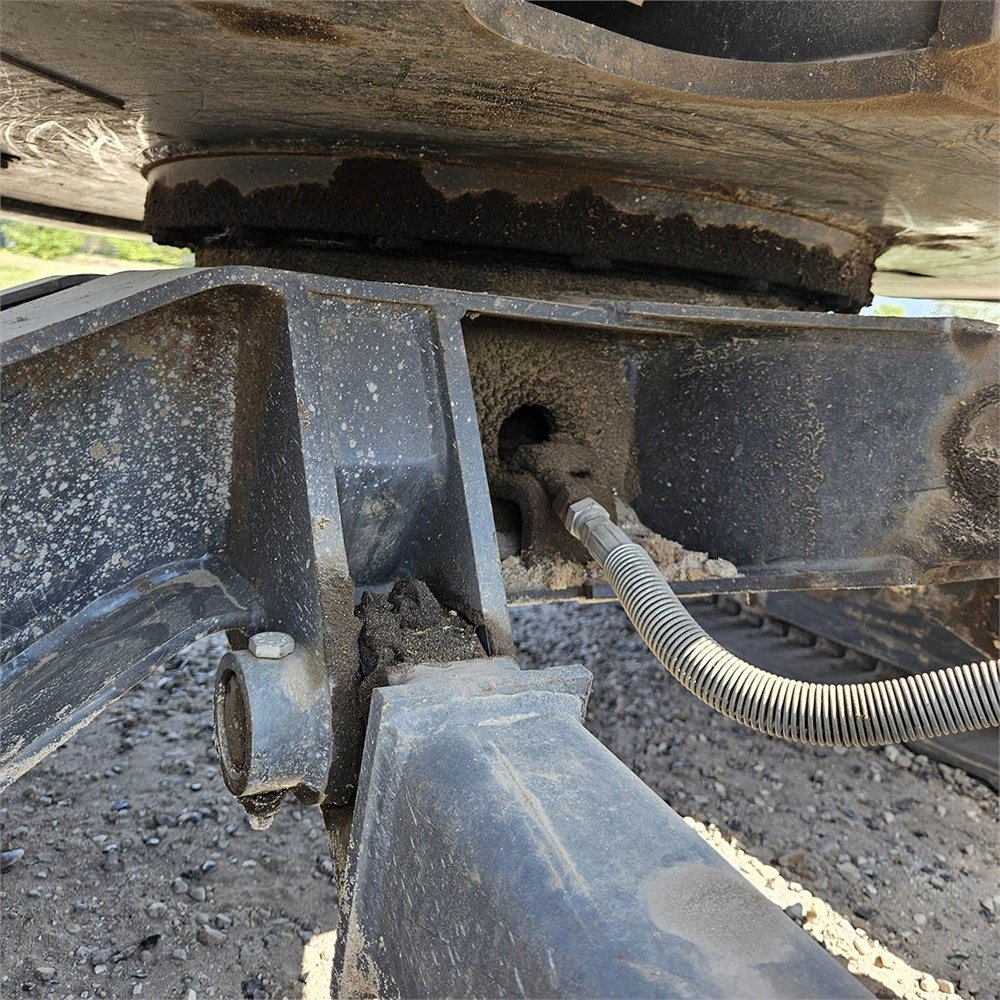 f52c0e01-cabf-4668-9b4c-9ce64e085b8d_largesize new holland e39 b 4t 2 786 h 2015