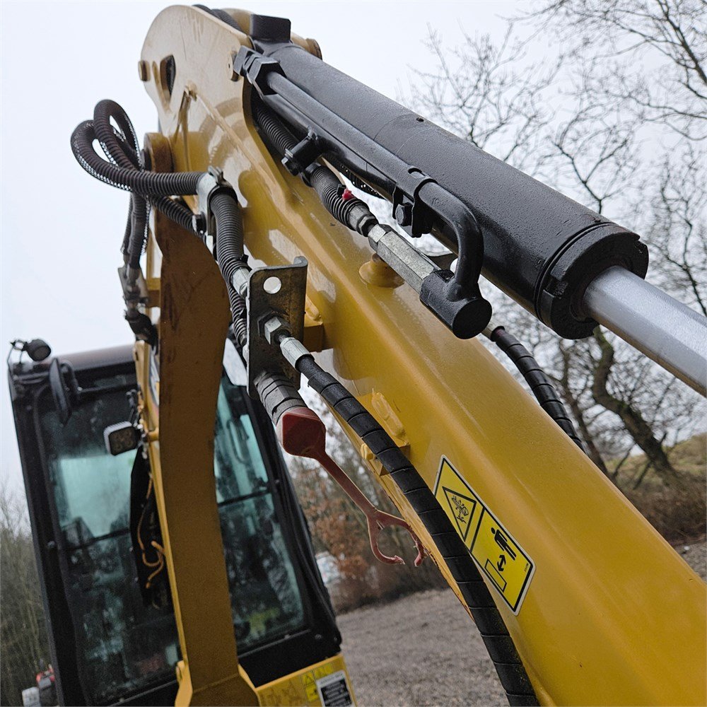 f548a2af-9b21-47a8-8b0c-1fe8eb4d9b42_largesize caterpillar 301.6 – 2t – 2 895 h – 2019