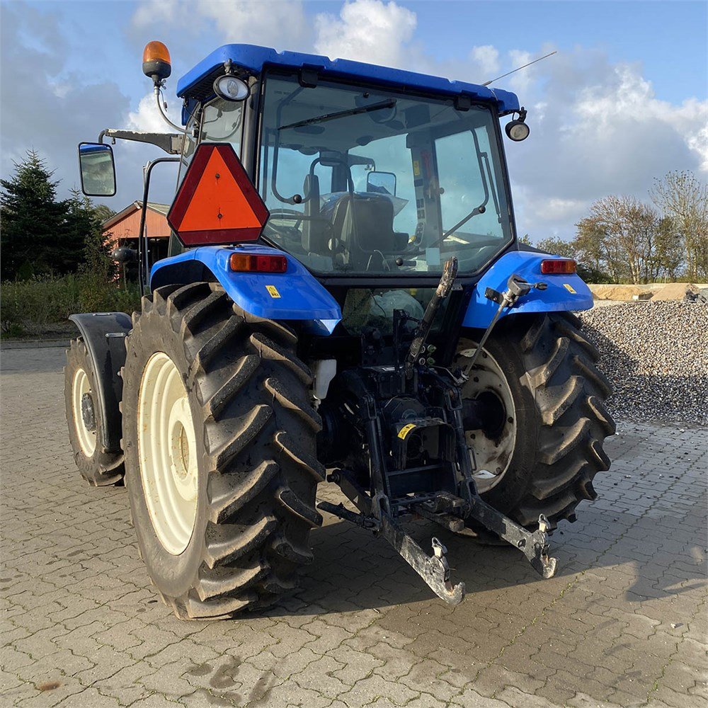 f7bae3ba-a3fb-42c8-9aea-932537596d2d_largesize new holland t 5070 – 115 ch – 2010 – 273 h