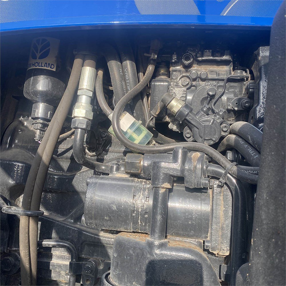 f7d0c7bb-ea78-4c09-abdf-7880a4324ccd_largesize new holland t 5070 – 115 ch – 2010 – 273 h