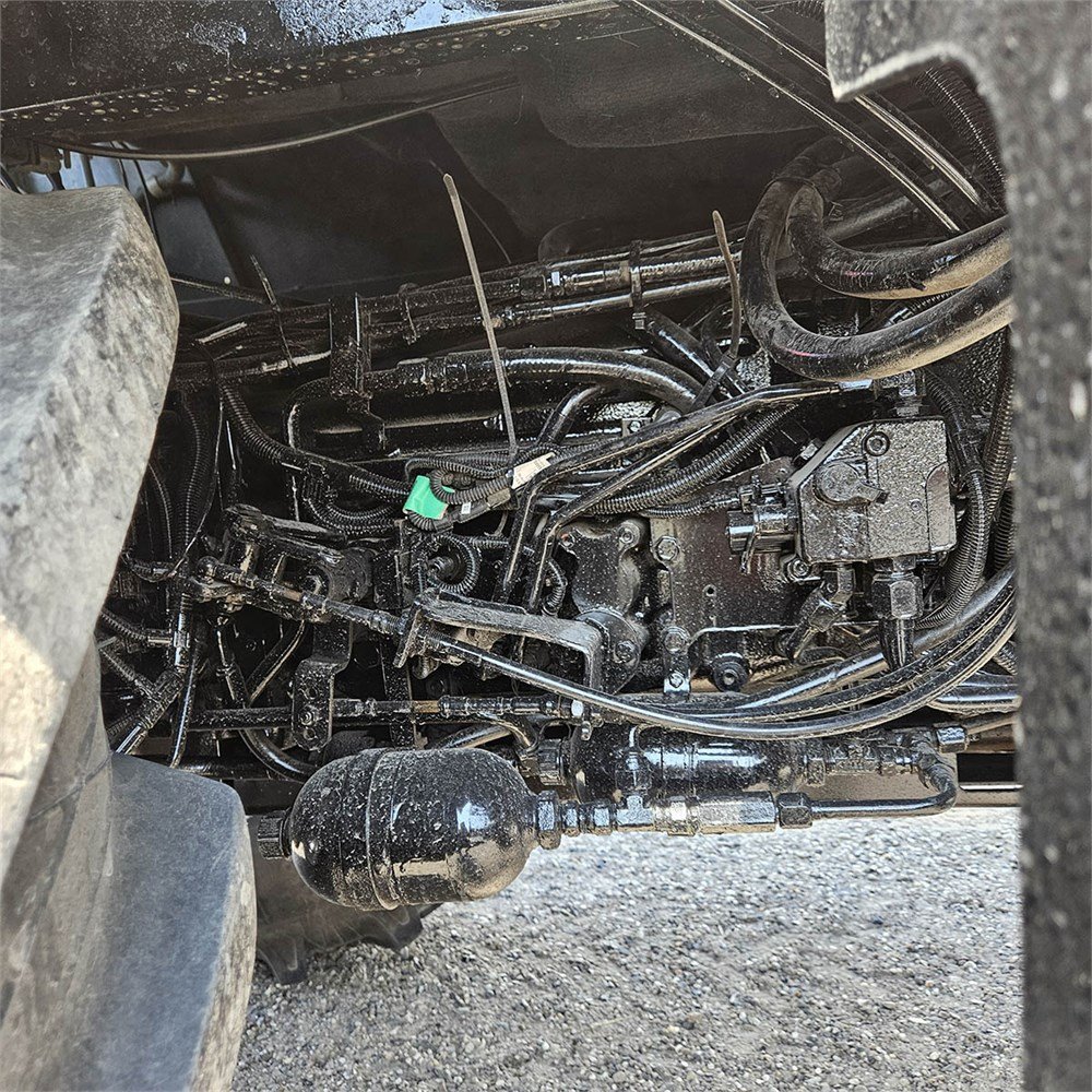 f813604c-de33-46c3-9cf1-002b17d168e5_largesize massey ferguson 6480 145 ch 8 574 h 2004